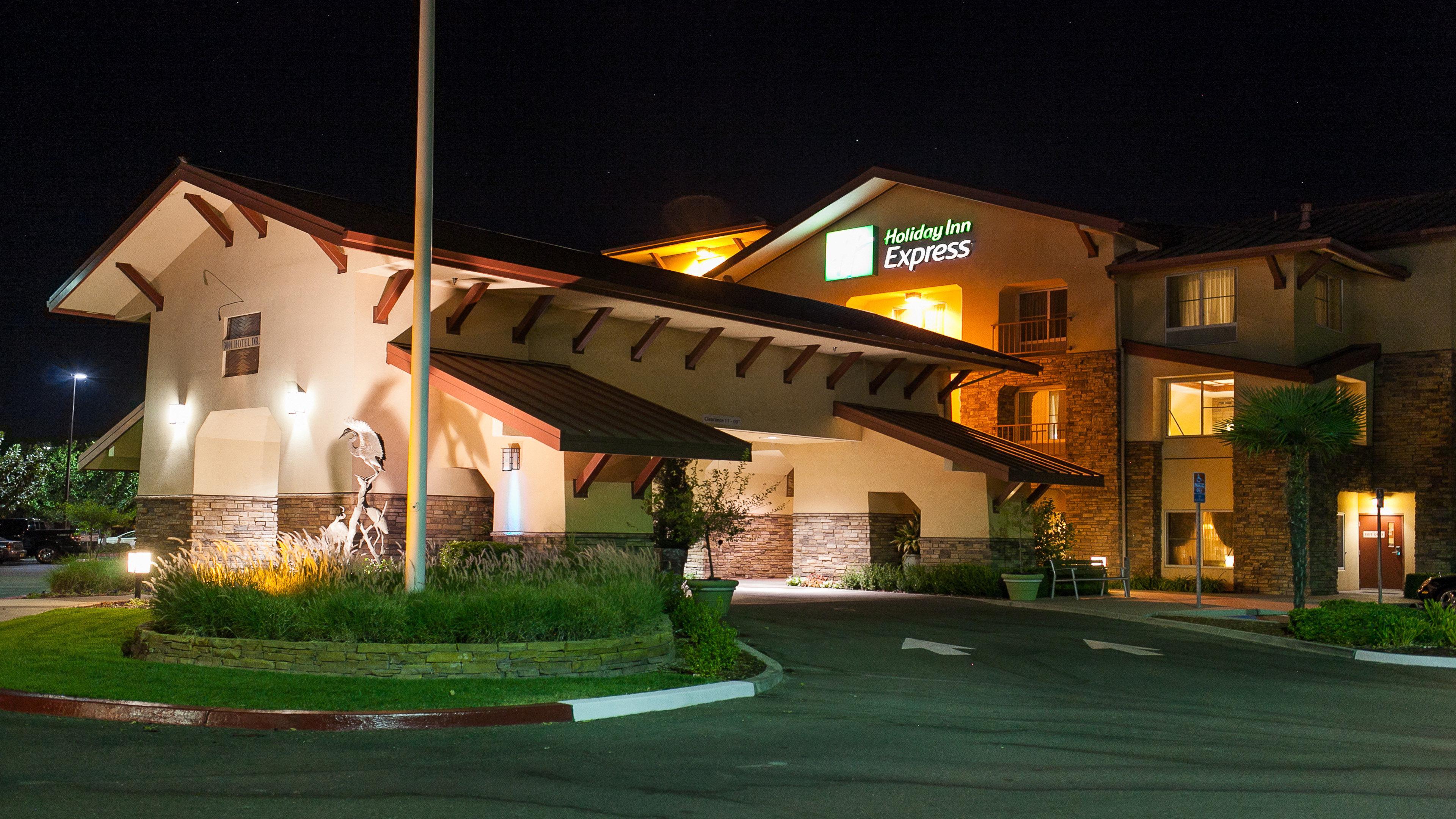 Holiday Inn Express Turlock, An Ihg Hotel Exterior photo